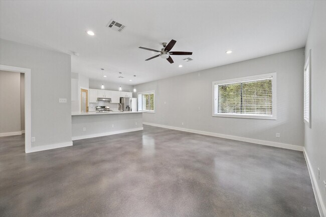 Photo - 1425 Oak Hollow Dr