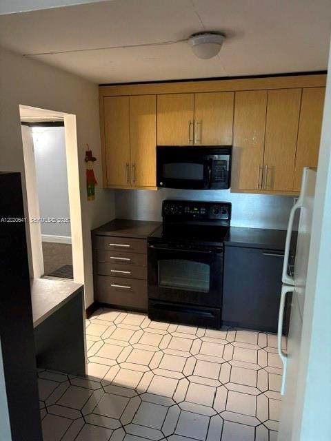 Photo - 2781 Taft St Unidad 411