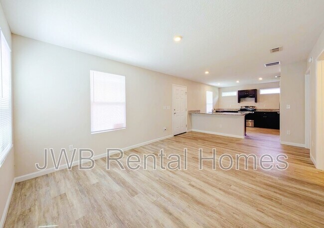 Photo - 855 Ionia St