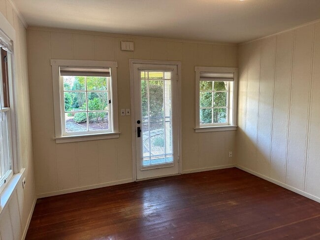 Photo - 204 Caldwell Ave