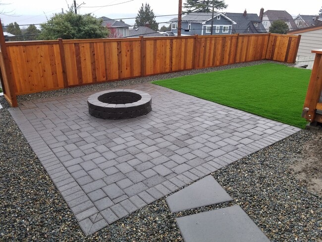 backyard firepit - 5714 SW Winthrop St Unit A