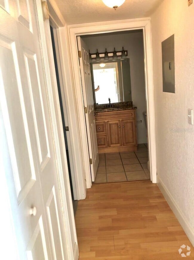 Building Photo - 14037 Fairway Island Dr Rental
