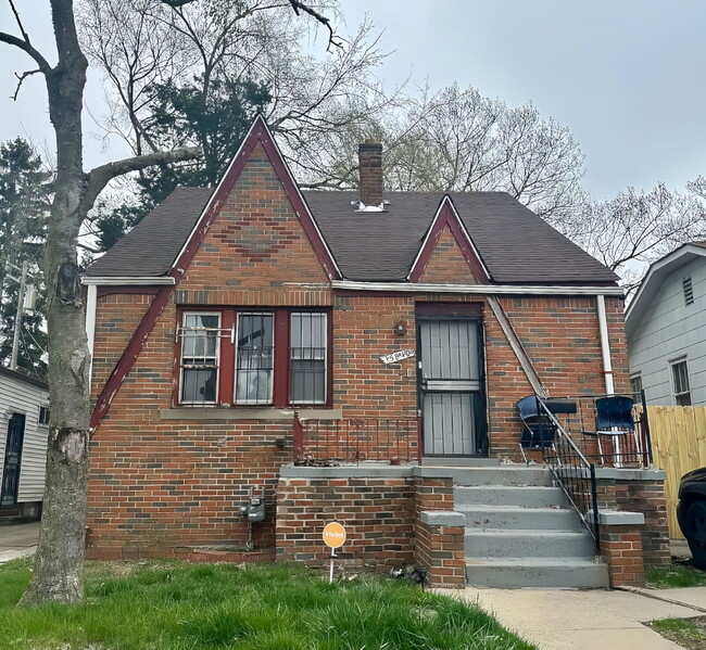 Building Photo - Your Next Home Awaits at 15840 Ardmore!