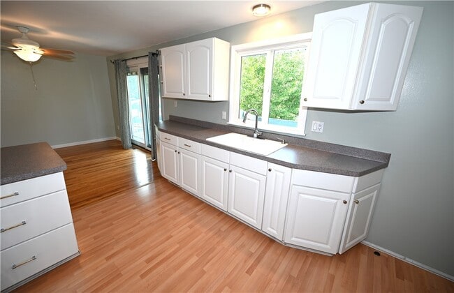 Photo - 1093 Washington St