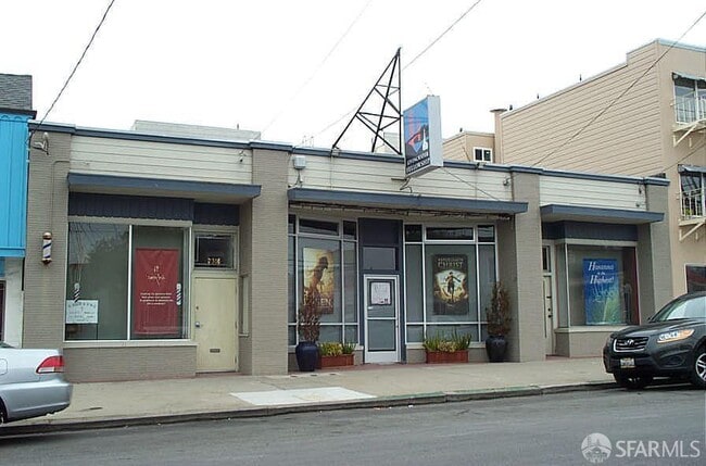 Building Photo - 2316 Vicente St