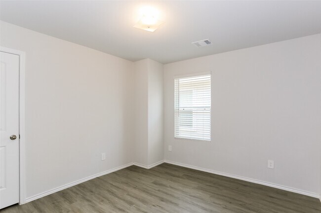 Photo - 21522 Kimro Ln