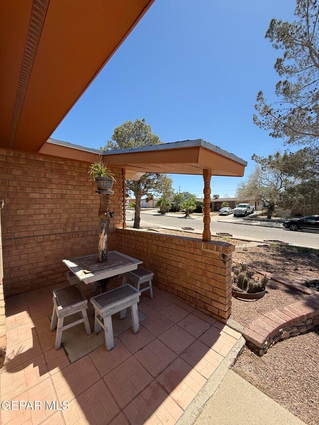 Photo - 10449 Chinaberry Dr