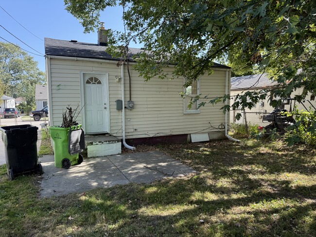 Photo - 27843 O'Neil St