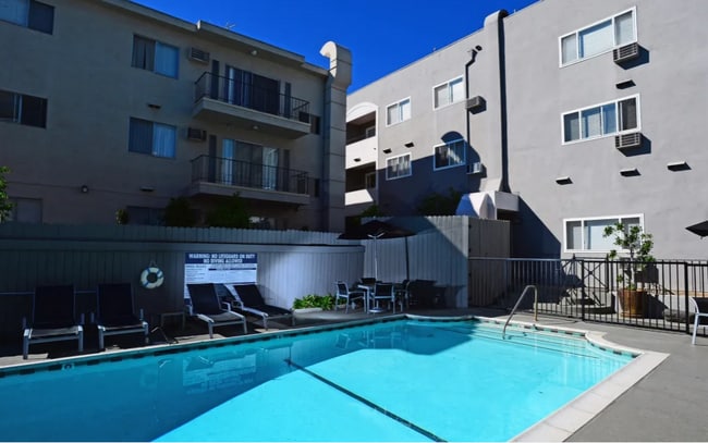 Photo - 411 Kelton Ave Unit 129