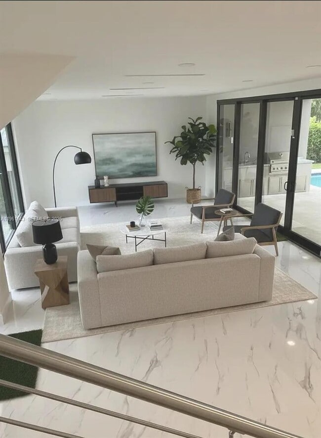 Photo - 1700 NE 18th St