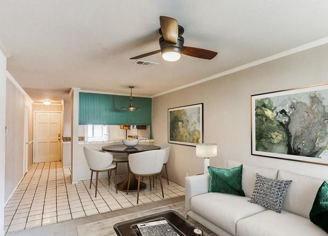 Building Photo - 2215 Post Rd Unit 4ID4.94