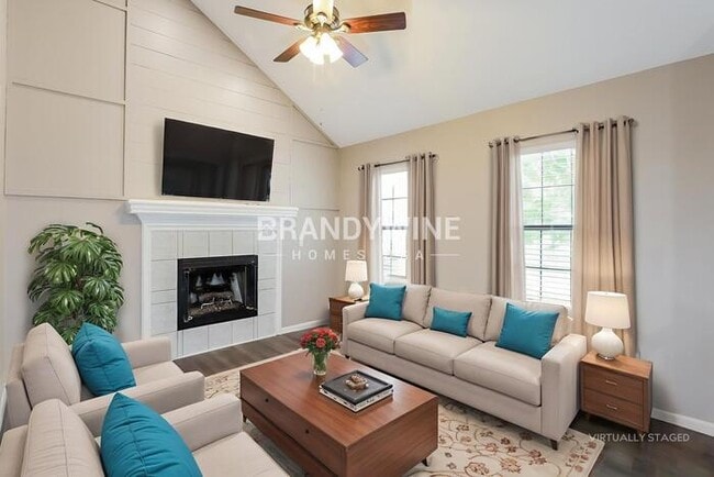 Photo - 521 SE Onyx Dr