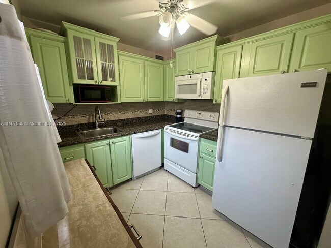 Photo - 445 Saxony Way Unit 445