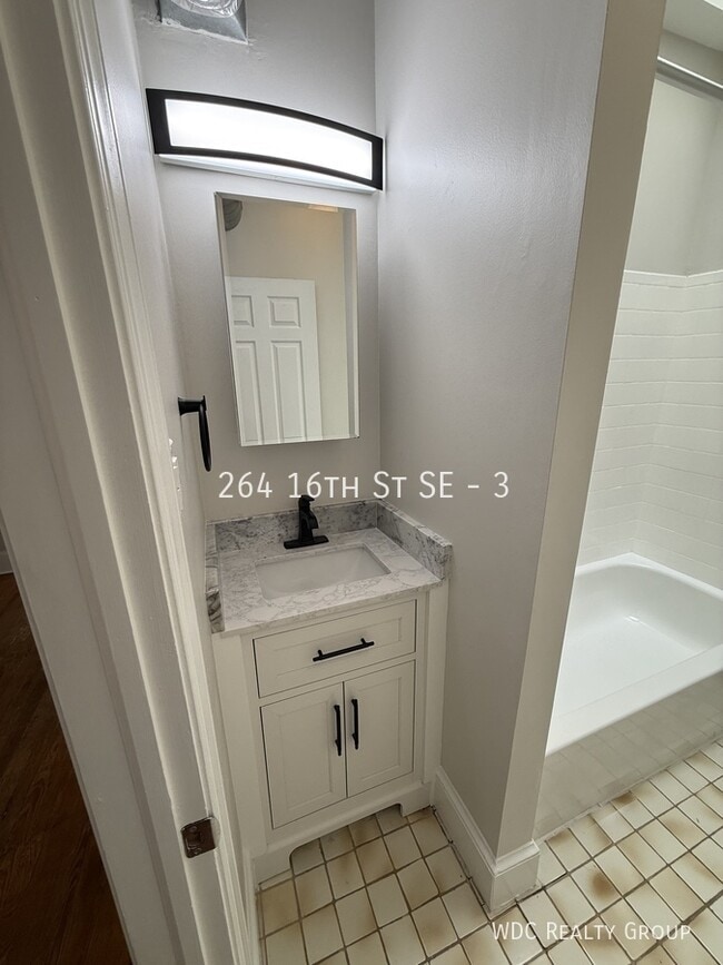 Photo - 264 16th St SE Unit 3