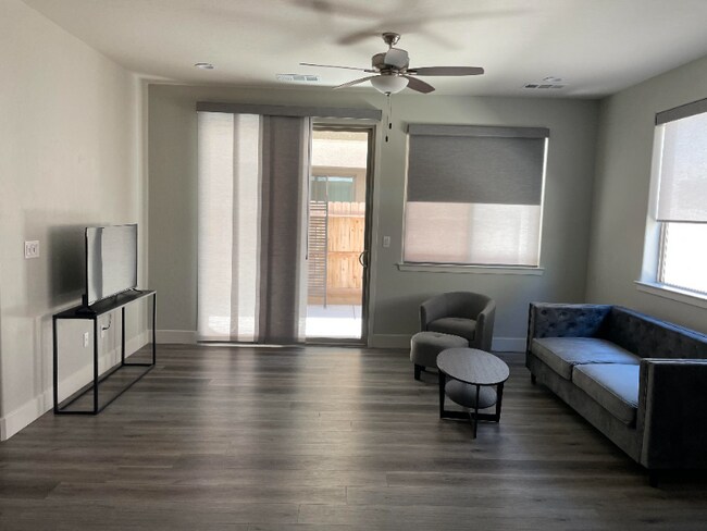 Photo - 2 W Good Ave