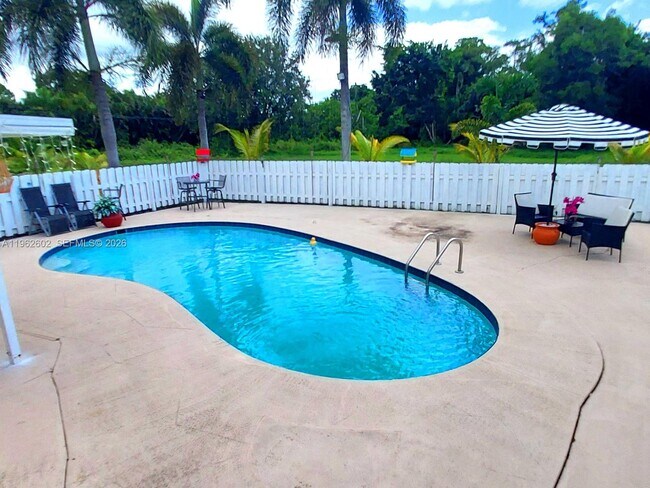 Photo - 10646 Barn Rd