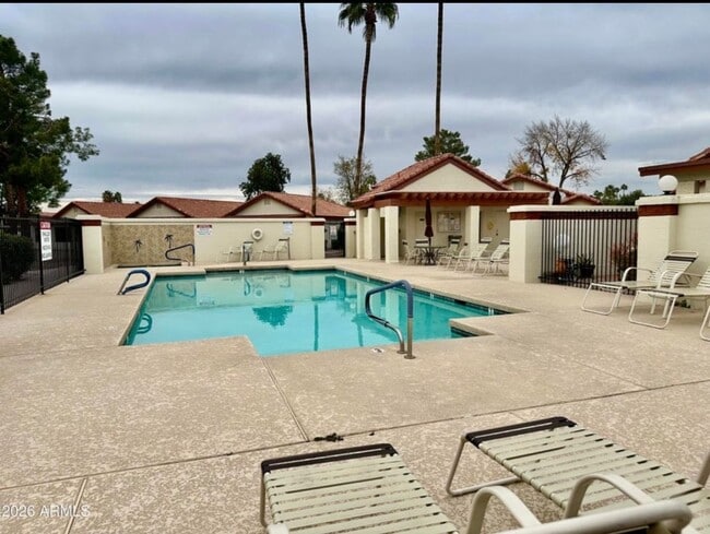 Photo - 1120 N Val Vista Dr