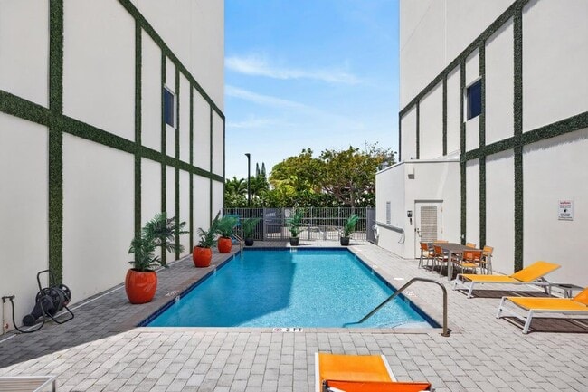 Photo - 1044 NE 18th Ave Unidad 203