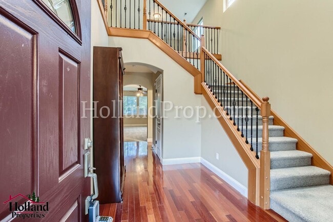 Photo - Bright & Spacious 3-Bedroom Hillsboro Home Backing to Green Space!
