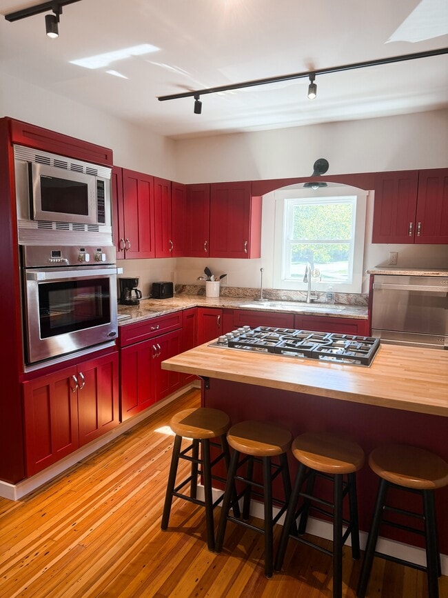 Photo - 1004 Main St Unit 1