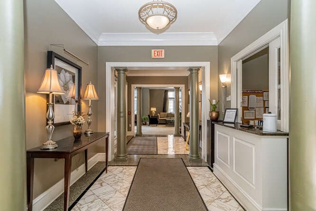 Photo - 851 N Glebe Rd