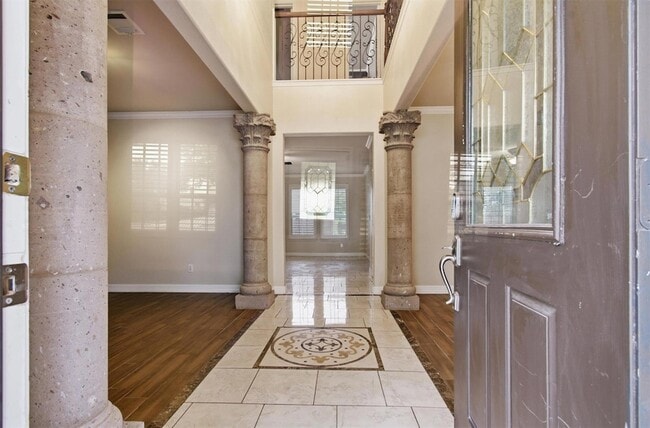 Photo - 113 Scarlet Oak Cove