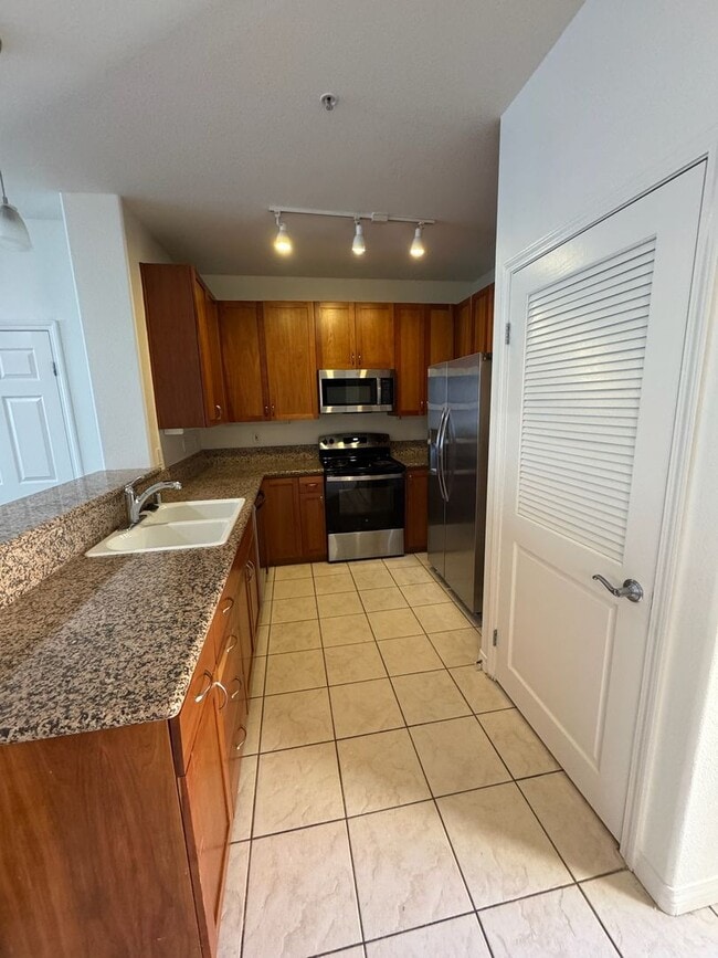 Photo - Amazing Downtown Unit Available For Rent!!!