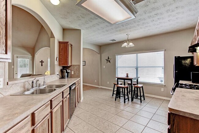 Photo - 9211 Hidden Lake E Dr