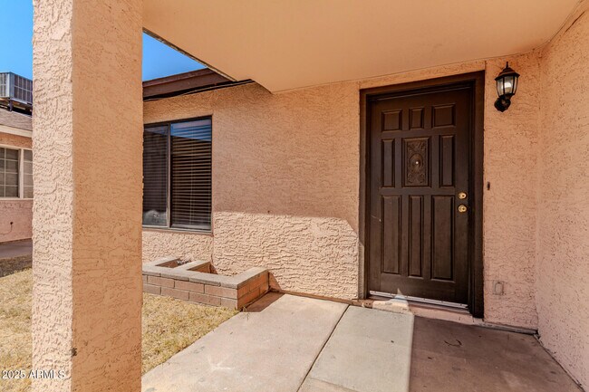 Photo - 912 N 1st St