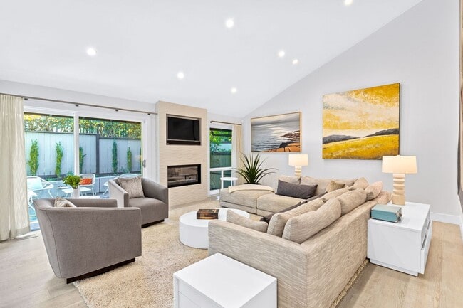 Building Photo - Stylish Condo in Desirable Alta Heights Neighborhood