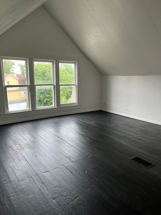 Photo - 153 McDowell Ave Unit Apt 3