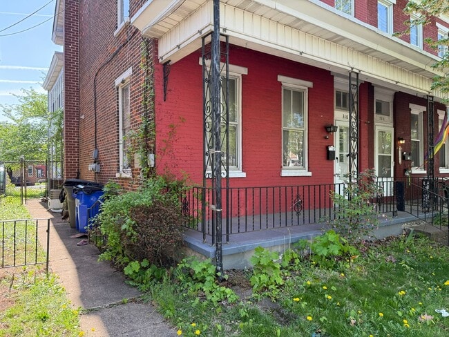 Photo - Beautiful Victorian Rowhome with Modern Updates – Available Now!