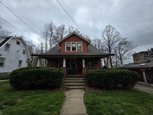 Building Photo - 1820 Malasia Rd Unit 2