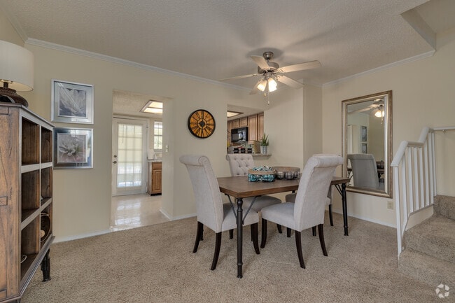 2BR, 1.5BA - 1025SF - Dining Room
