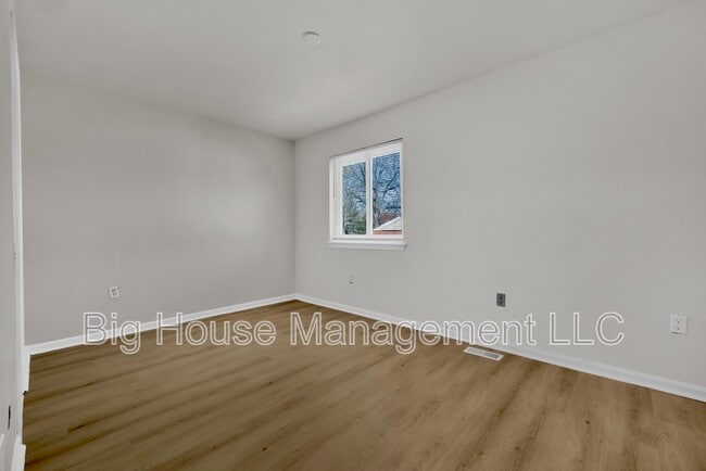 Photo - 3125 Heathcote Rd