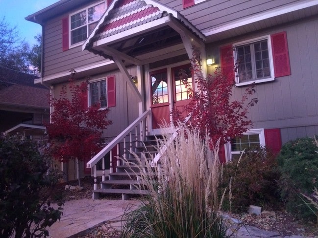 Front entrance - 1304 W Kiowa St Unit 3