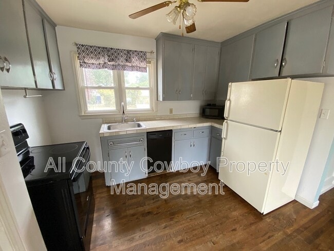 Photo - 1417 E Spring Creek Dr