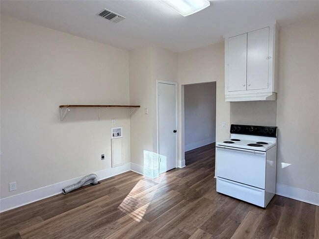 Photo - 1504 Watterson Rd