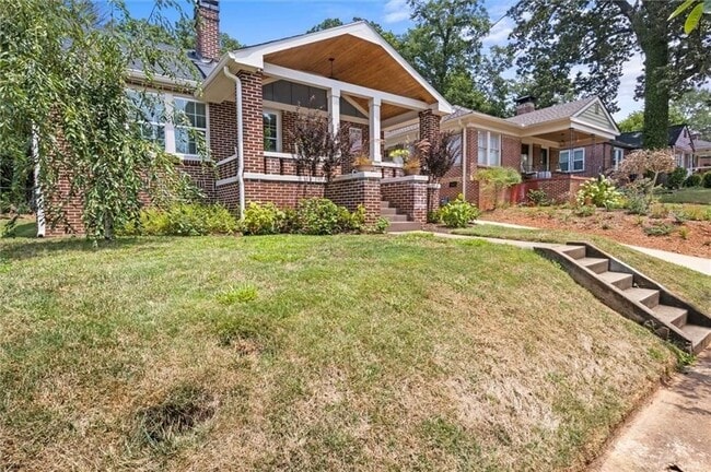 Photo - 1183 Ewing Pl SW