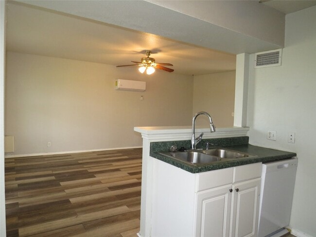 Photo - 4657 Bonnie Brae St