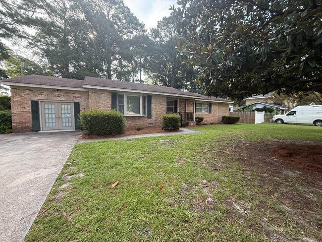 Photo - 209 Allendale Dr