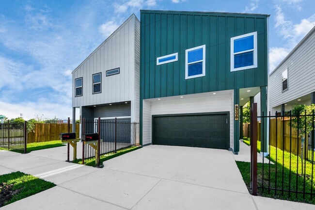 Photo - 9305 Jutland Rd