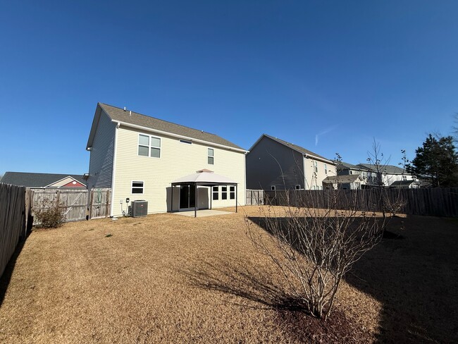 Photo - 207 Craftsman Dr