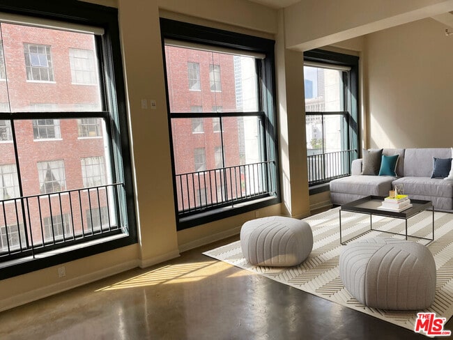 Photo - 315 W 5th St Unit 905