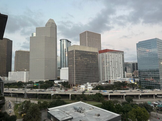 Photo - 2000 Bagby St Unit 13432