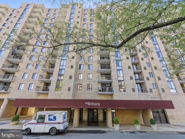 Photo - 4500 S Four Mile Run Dr Apartment Unit 306