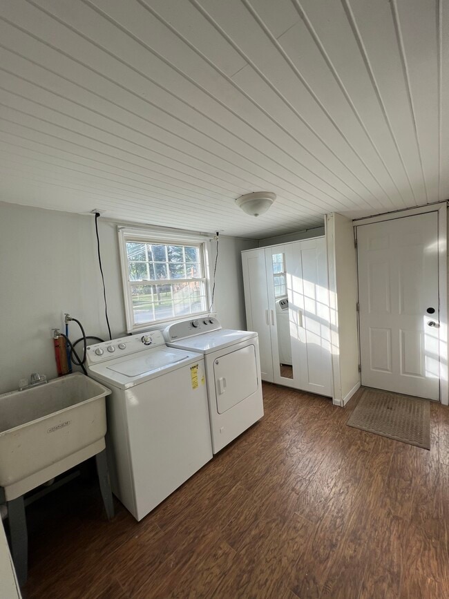 Laundry/back entrance
