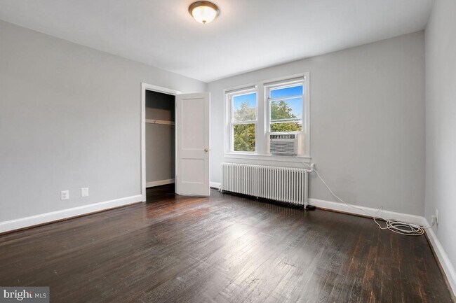 Photo - 330 20th St NE Unidad Apt 2 - 330 20th St NE