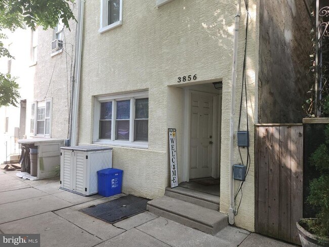 Photo - 3856 Terrace St