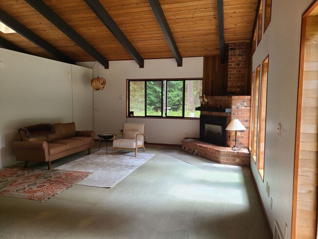 Photo - Lovely Home on 5 Acres Near the Water in R...